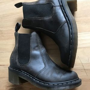 Dr. Martens Womens Cadence Chelsea Boot